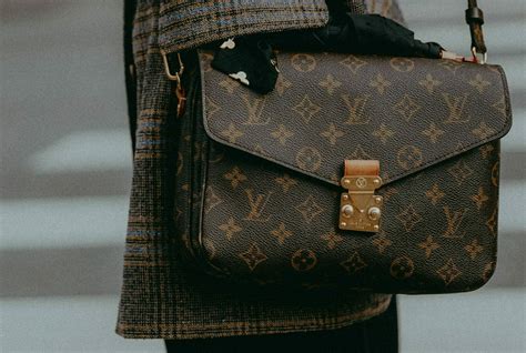 louis vuitton tas echt of nep|9 Manieren om Neppe Louis Vuitton te Herkennen .